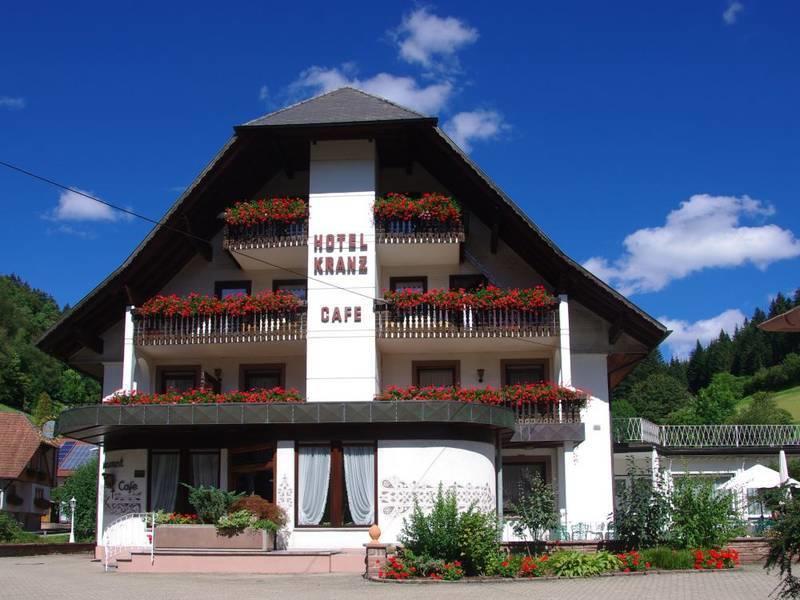 Zum Kranz Garni Hotel Bad Rippoldsau Exterior photo