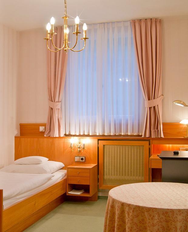 Zum Kranz Garni Hotel Bad Rippoldsau Room photo