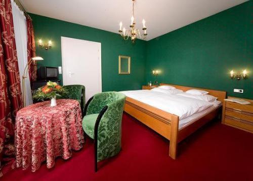 Zum Kranz Garni Hotel Bad Rippoldsau Exterior photo