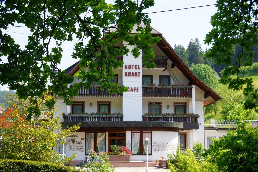 Zum Kranz Garni Hotel Bad Rippoldsau Exterior photo