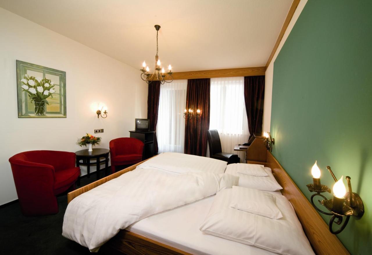 Zum Kranz Garni Hotel Bad Rippoldsau Room photo
